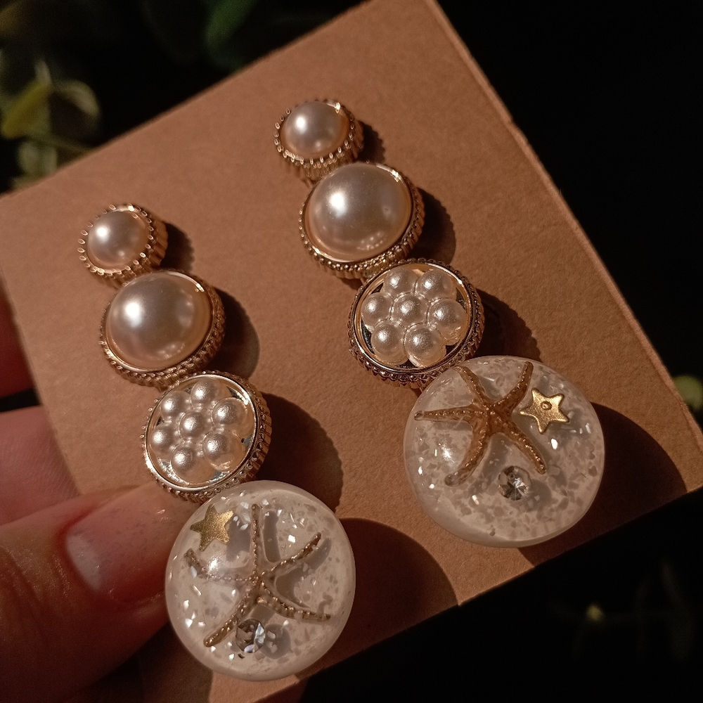 Gold Starfish Romantic Pearlcore Hair Clips - Picture 3 of 13